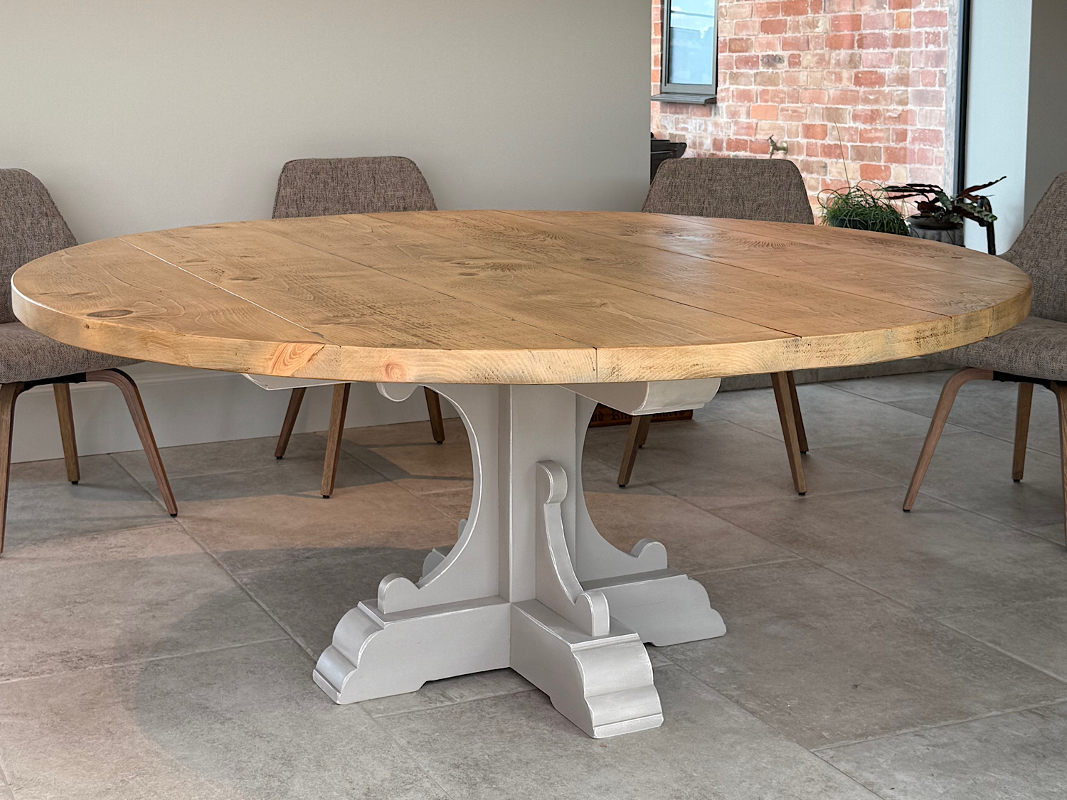 Round Castle Dining Table